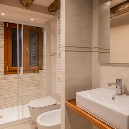 Andrea Flat 3rd Floor Апартаменты